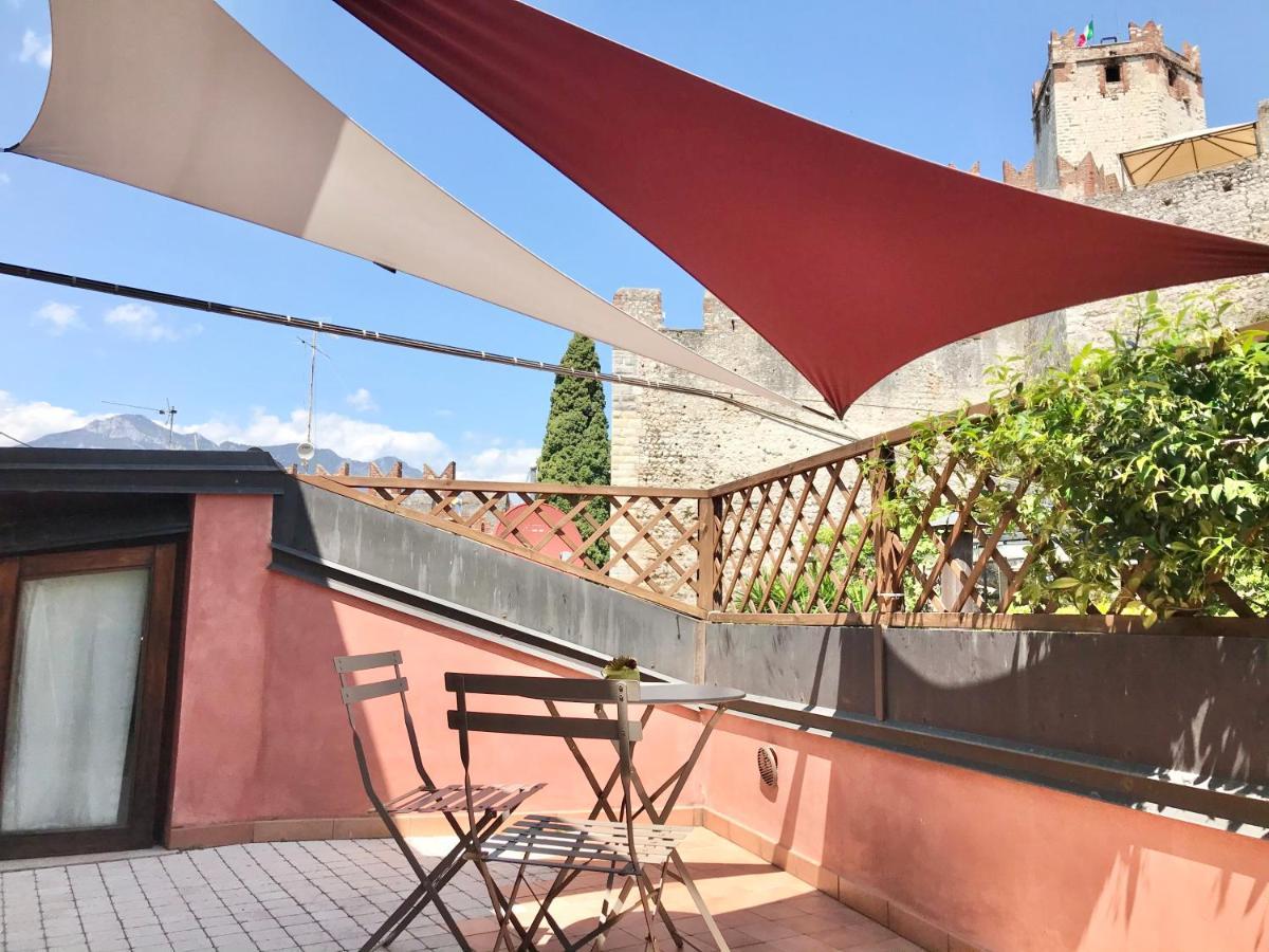Il Castello Apartment มัลเชซิเน ภายนอก รูปภาพ