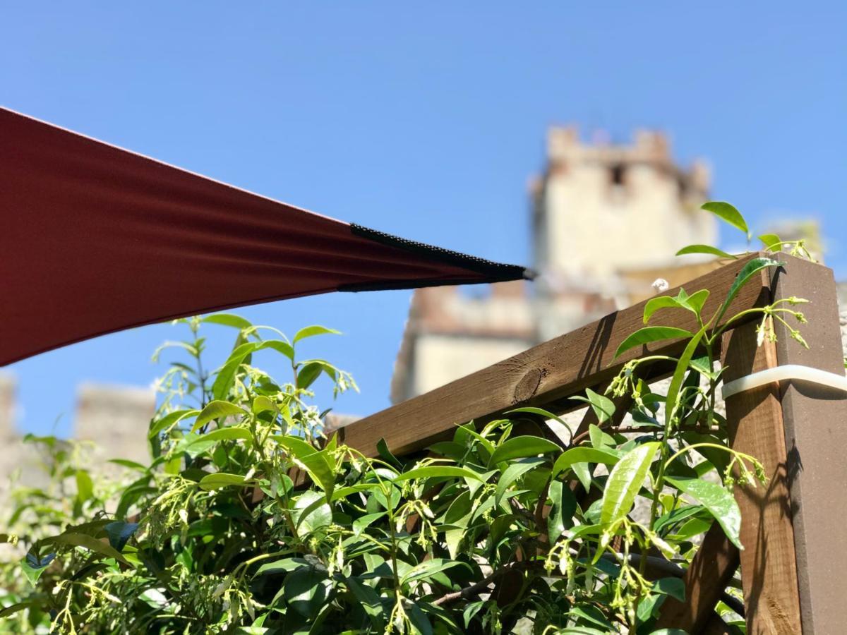 Il Castello Apartment มัลเชซิเน ภายนอก รูปภาพ