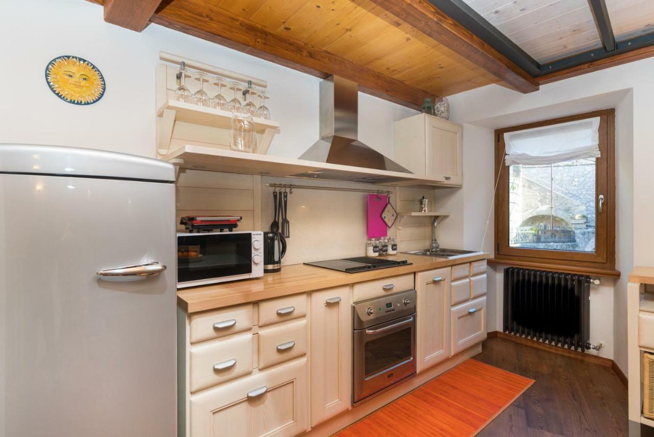 Il Castello Apartment มัลเชซิเน ภายนอก รูปภาพ