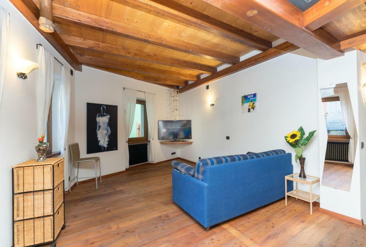 Il Castello Apartment มัลเชซิเน ภายนอก รูปภาพ