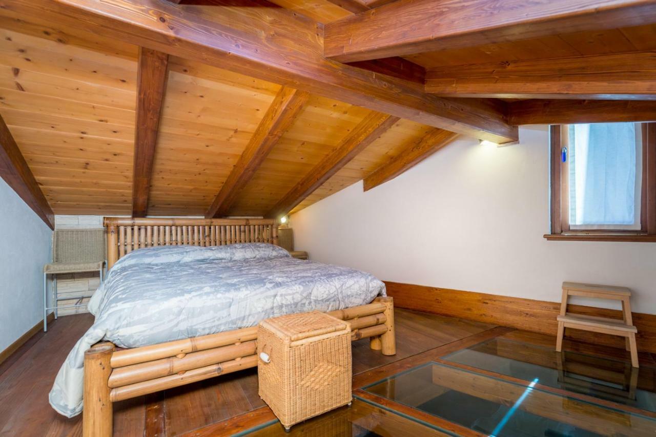Il Castello Apartment มัลเชซิเน ภายนอก รูปภาพ