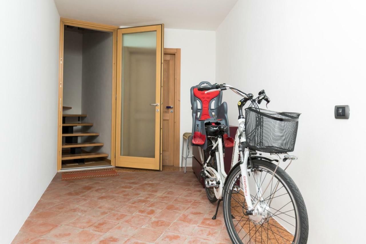 Il Castello Apartment มัลเชซิเน ภายนอก รูปภาพ